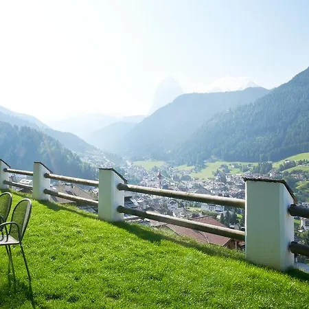 Cesa Marmolada Aparthotel